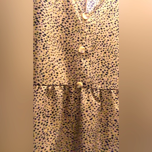 Three button front Leopard print peplum top - Picture 4 of 4